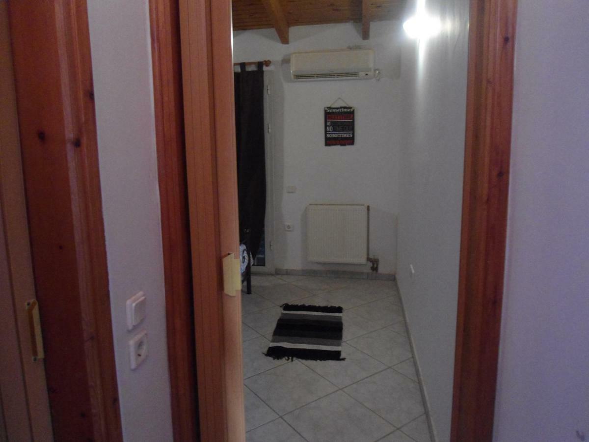 Sunny Apartment 15 Min From Airport And Sea Αρτέμιδα Εξωτερικό φωτογραφία